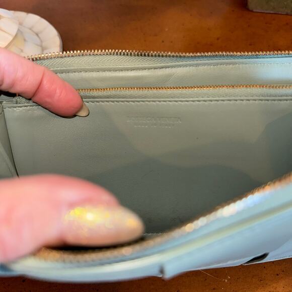 Bottega Veneta Maxi Intrecciato Cassette Lambskin Zippy Long Wallet Green Sage - Picture 3 of 11